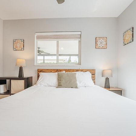Home With A Pool Close To Beach And Fll Airport Pool Heated October- March Fort Lauderdale Buitenkant foto